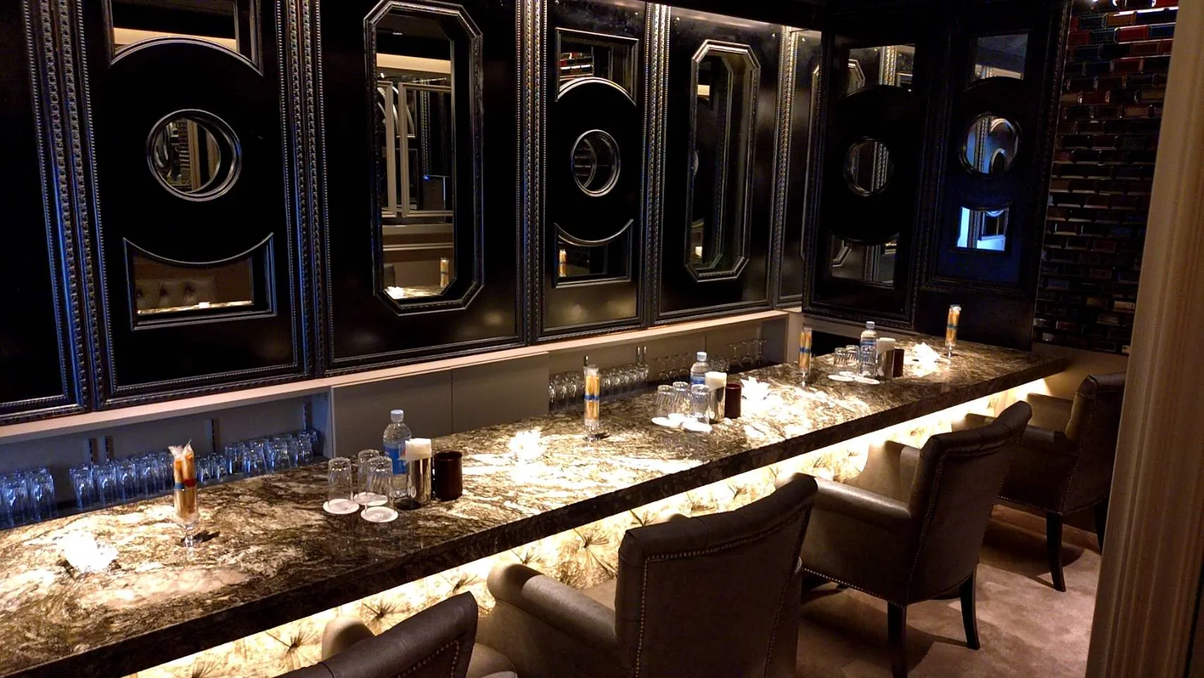 GINZA Olu カウンター